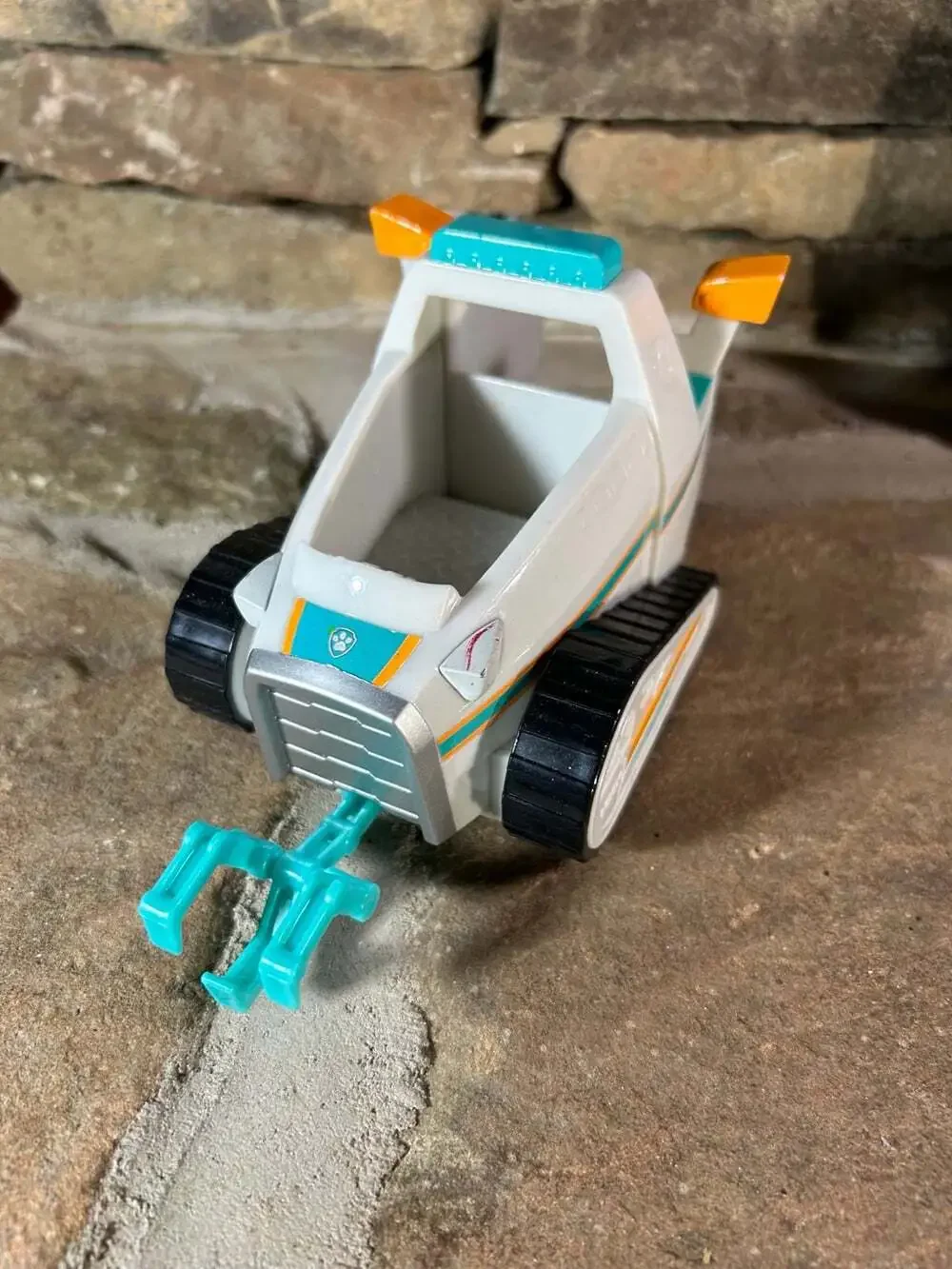 Spin Master Paw Patrol  Everest's Rescue Snowmobile Vehicle  Pre-owned